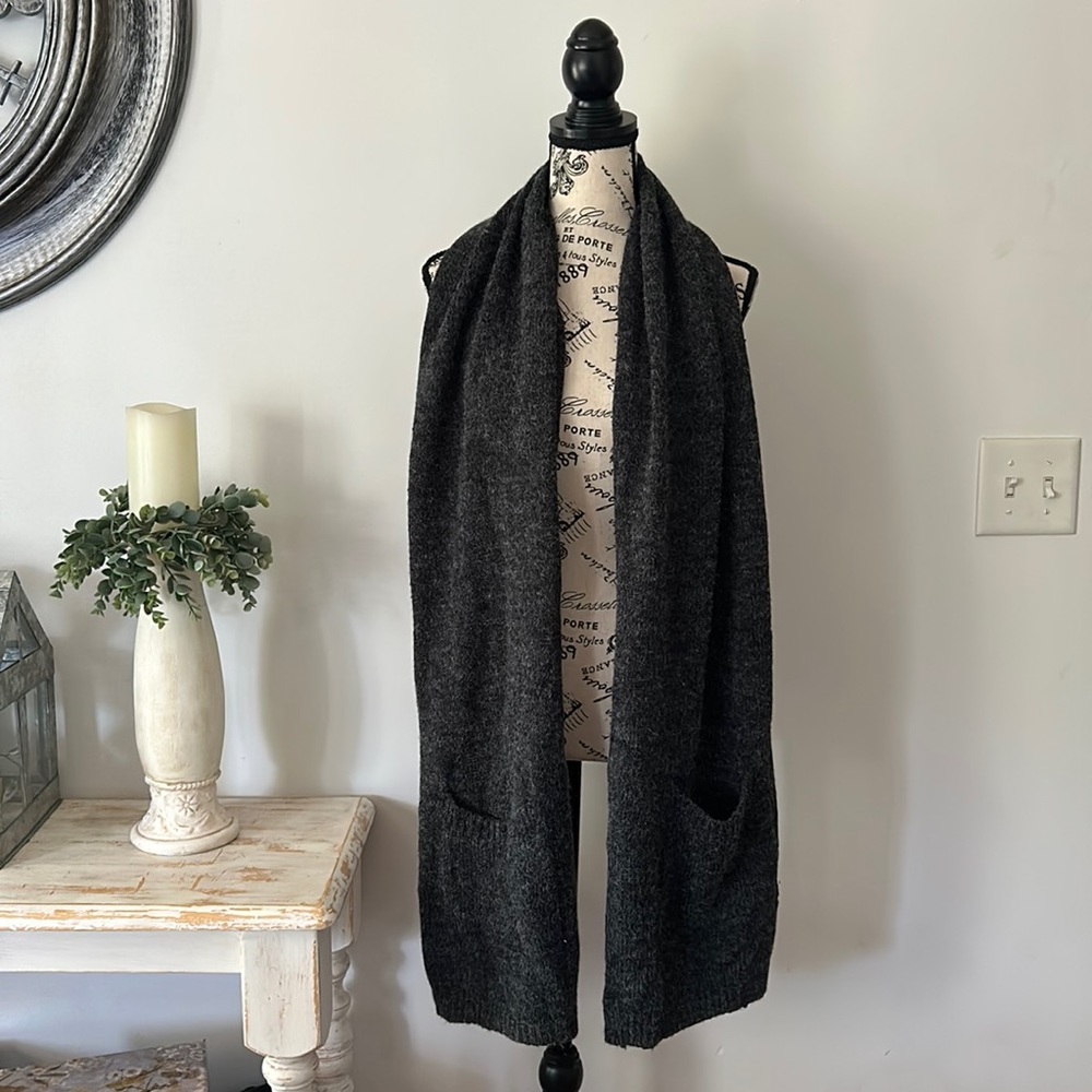 High Quality Fuzzy Knit Pocket Scarf
